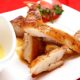PUI INABUSIT CU MUJDEI 鳥揚げにんにくソース添え